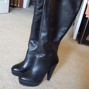 NWOT Pour La Victoire knee high boots